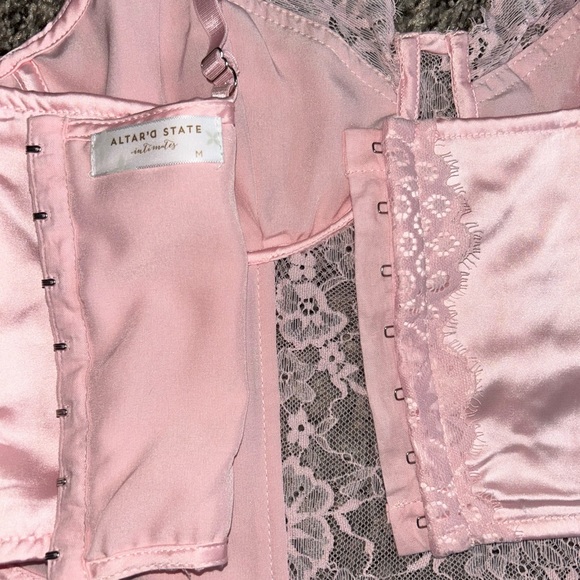 Women’s Lingerie - Picture 4 of 4